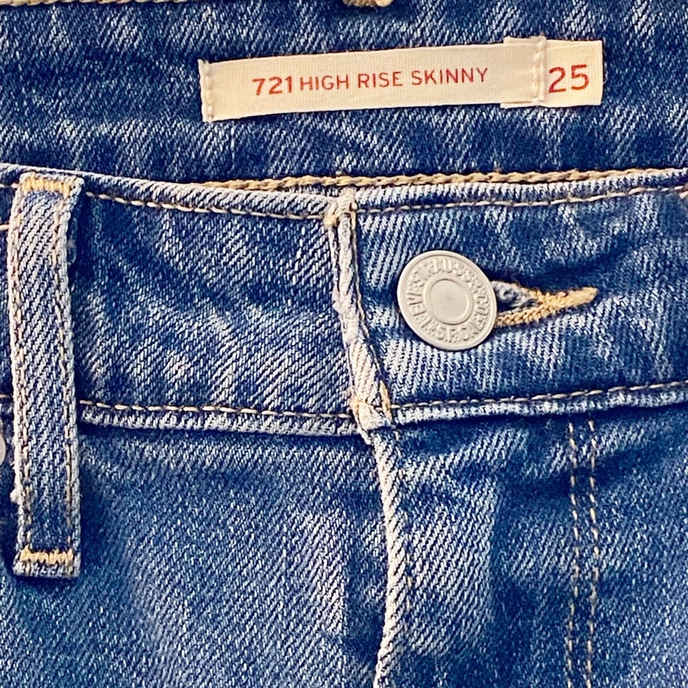 Levi's 721 ๐High Rise Skinny Women's Jeans Size 25 Medium Wash Knee Holes - Picture 7 of 11